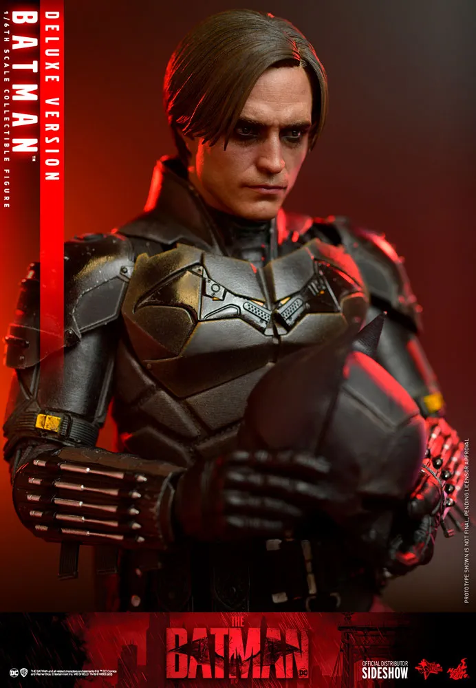 Batman (Deluxe Version) Sixth Scale Figure by Hot Toys