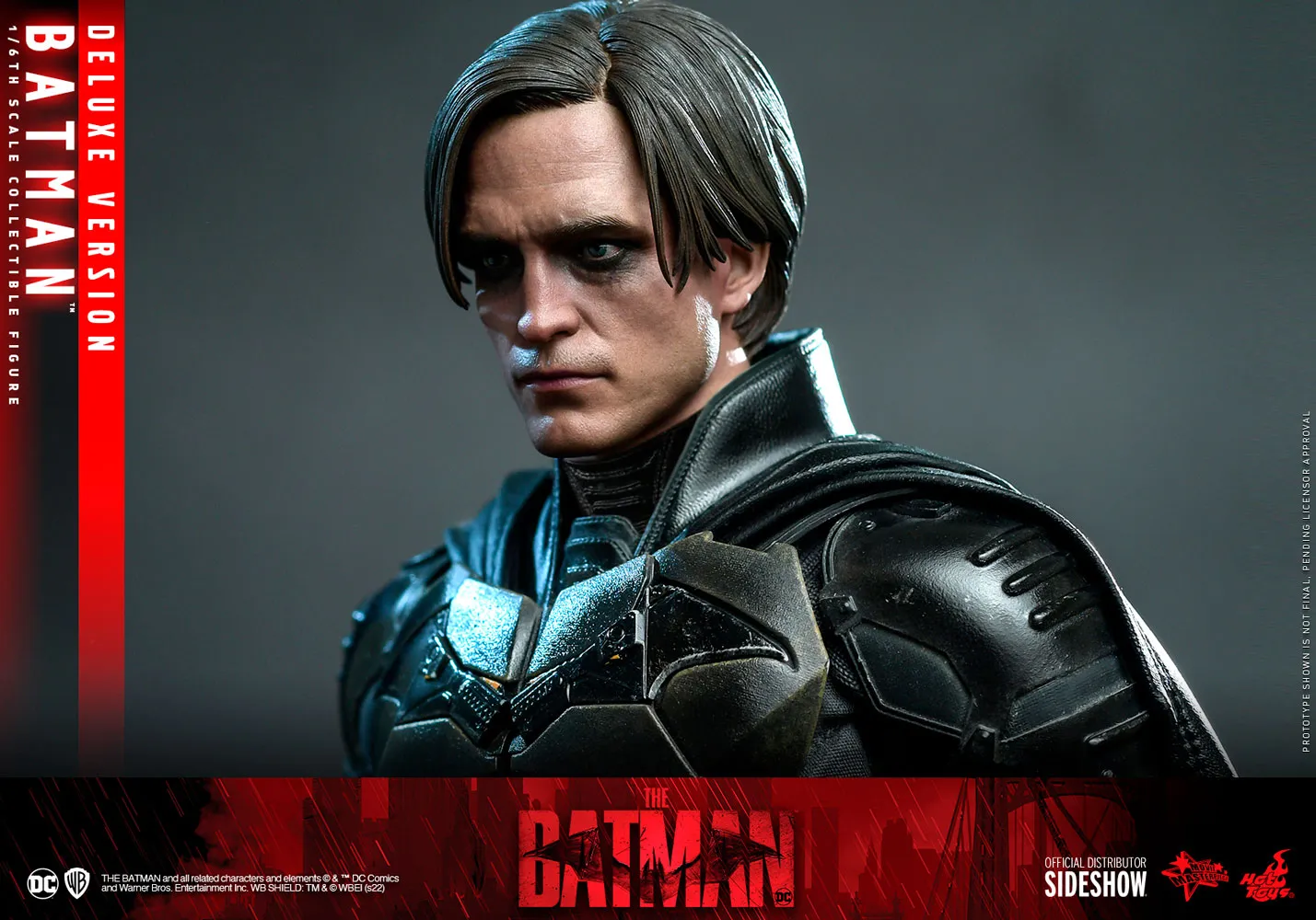 Batman (Deluxe Version) Sixth Scale Figure by Hot Toys