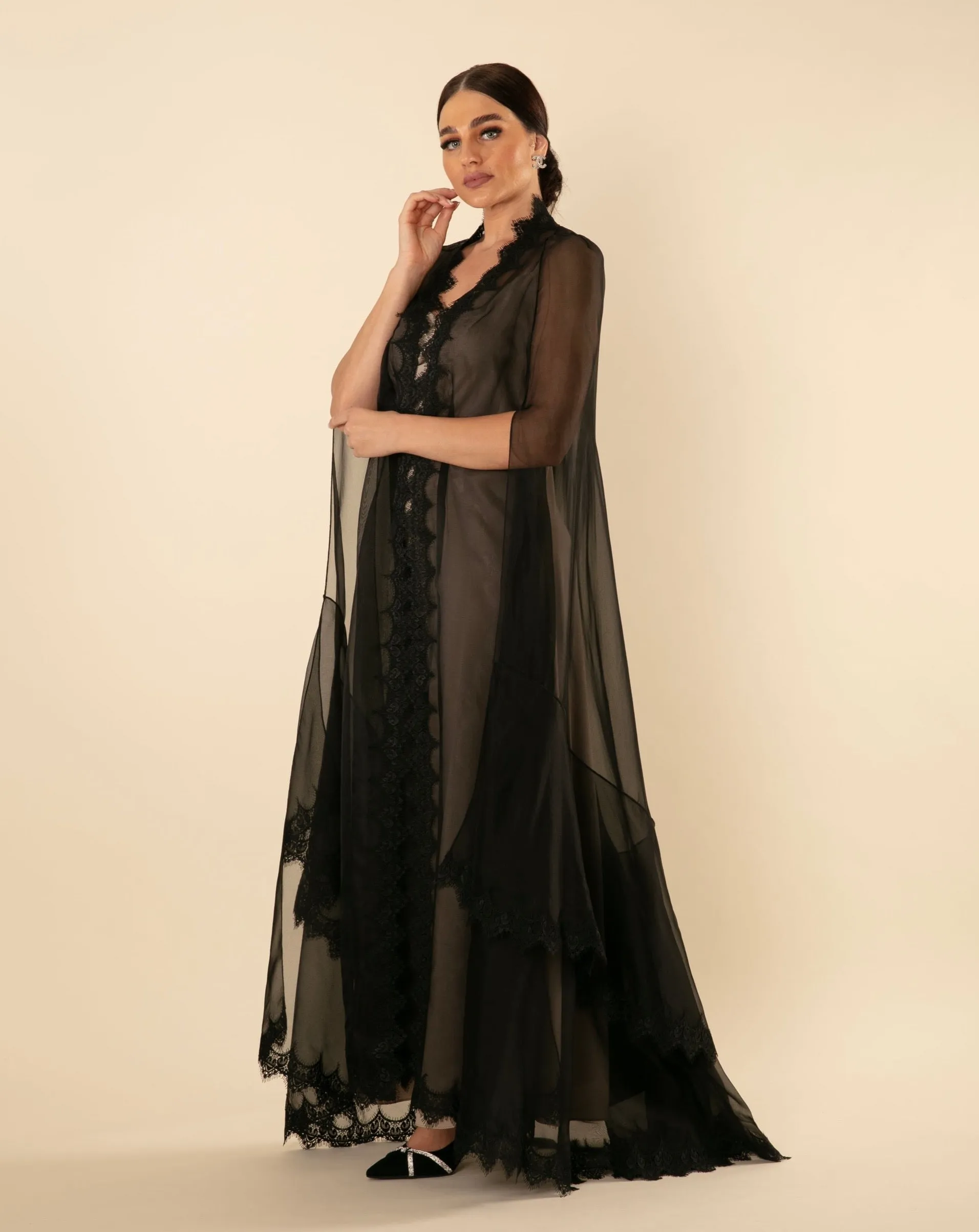 EVENING FRENCH LACE BLACK CAPE