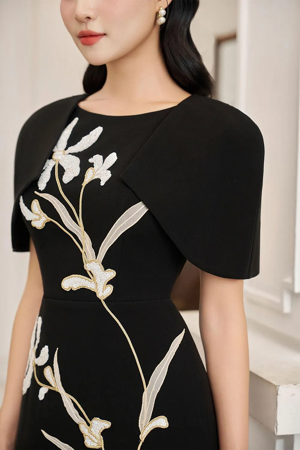 Orchids Trumpet Cape Sleeved Polyester Midi Dress