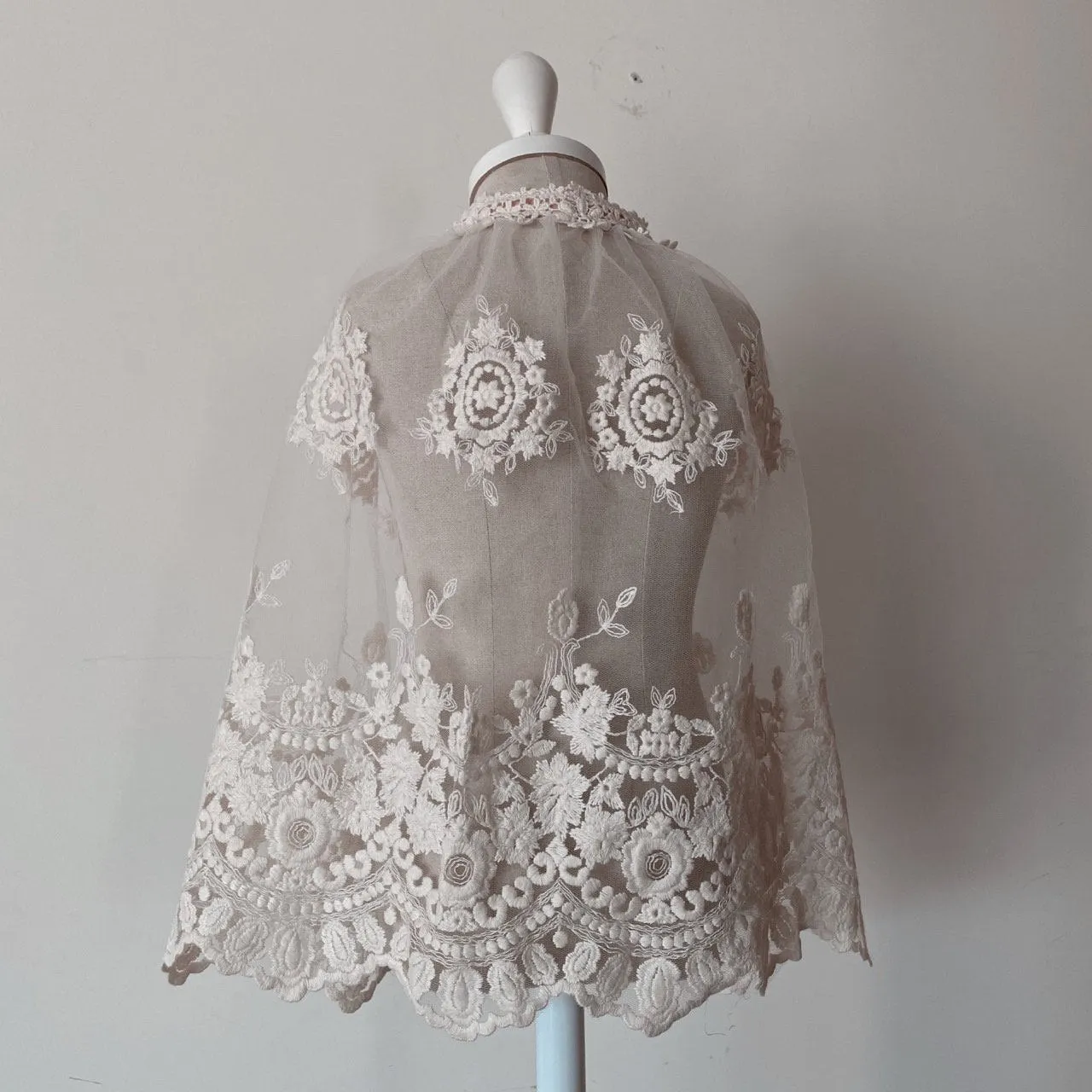 Ri-Ri Lace Apron & Cape