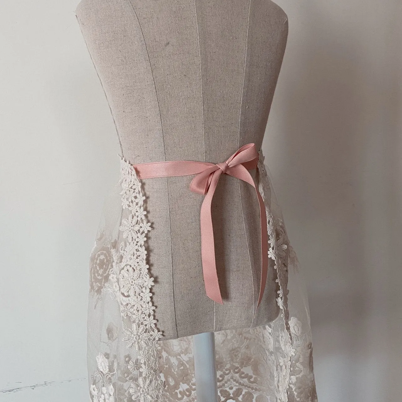 Ri-Ri Lace Apron & Cape