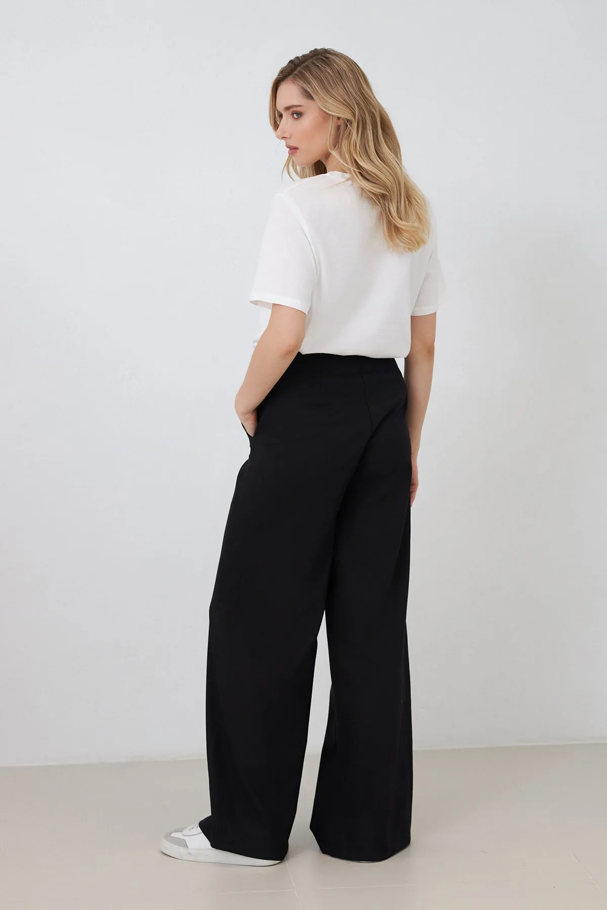 Setre Button And Pocket Detailed Trousers  Black